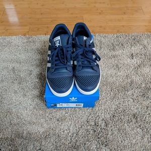 Adidas top ten blue size 10 with box